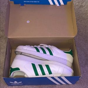 Adidas superstars